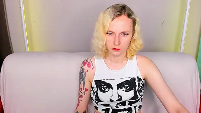 Snapshot of LikiLips chatting on 14, 6, 2026 LikiLips online show from 14, 6, 2026