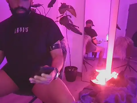 Snapshot of AlejandroFierroxxx chatting on 14, 10, 2025 AlejandroFierroxxx online show from 14, 10, 2025