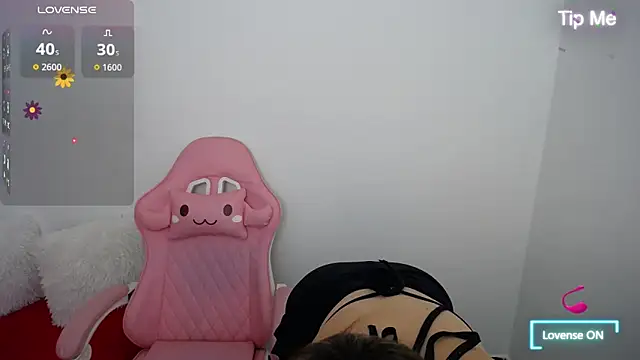 Snapshot of Isabella_wish1 chatting on 10, 10, 2025 Isabella wish1 online show from 10, 10, 2025