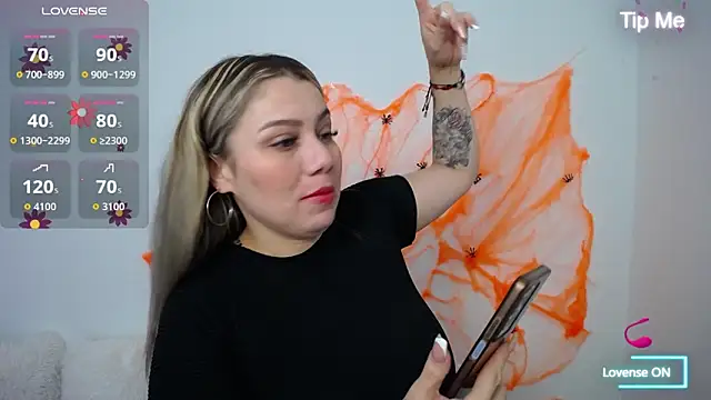 Snapshot of Isabella_wish1 chatting on 22, 10, 2025 Isabella wish1 online show from 22, 10, 2025