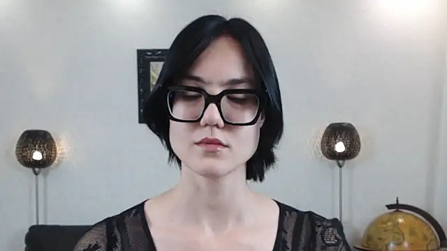 Marie Fitch online show from 27, 10, 2025