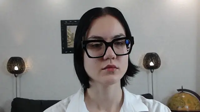 Marie Fitch online show from 28, 11, 2025