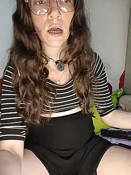 Lucy colee online show from 17, 12, 2025