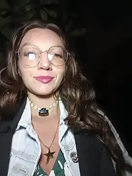 Lucy colee online show from 14, 3, 2026