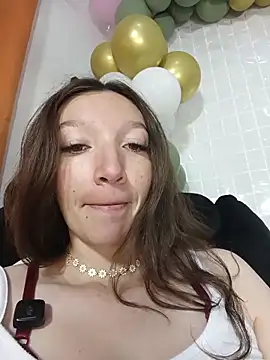 Lucy colee online show from 27, 3, 2026