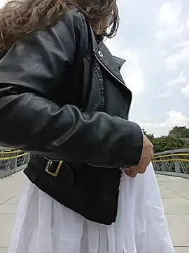 Lucy colee online show from 4, 4, 2026