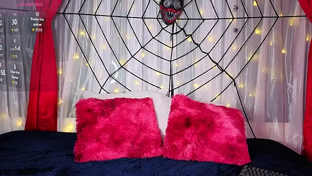 Victoria Jonhss online show from 1, 11, 2025