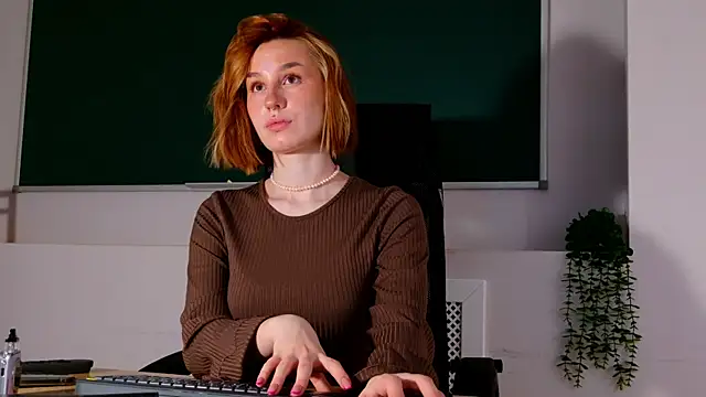 ClaireMathis online show from 11, 5, 2026