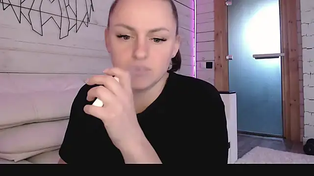 Snapshot of CandyBunie chatting on 14, 1, 2026 CandyBunie online show from 14, 1, 2026