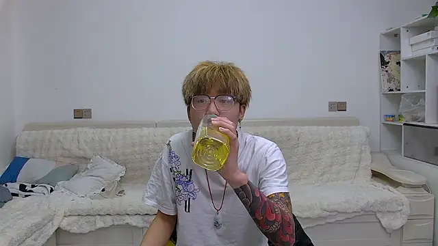 Snapshot of KK-cuteboy chatting on 25, 2, 2026 KK-cuteboy online show from 25, 2, 2026