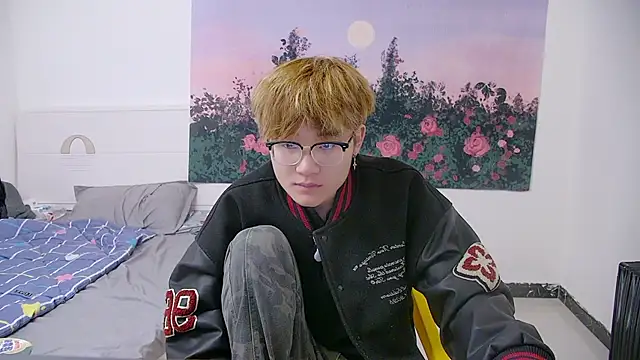 Snapshot of KK-cuteboy chatting on 8, 4, 2026 KK-cuteboy online show from 8, 4, 2026