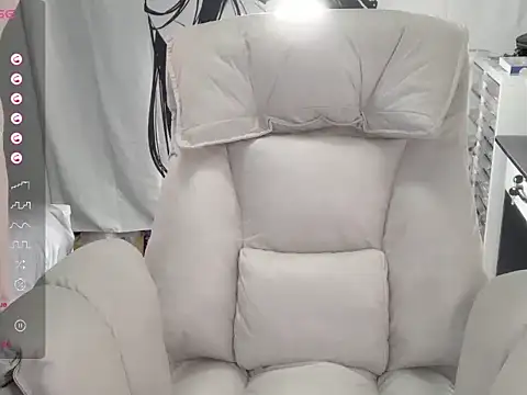 QiQi-779 online show from 11, 10, 2025