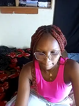 Snapshot of roseluna301 chatting on 8, 10, 2025 roseluna301 online show from 8, 10, 2025