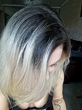 BritanyVegas online show from 28, 11, 2025