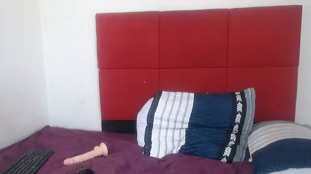 ZuriVixen online show from 21, 11, 2025