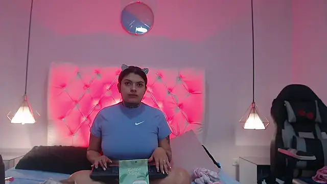 Bubbiecherry online show from 28, 10, 2025