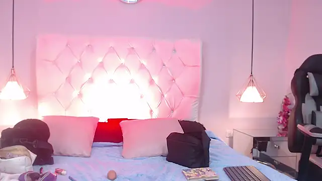 Bubbiecherry online show from 31, 10, 2025