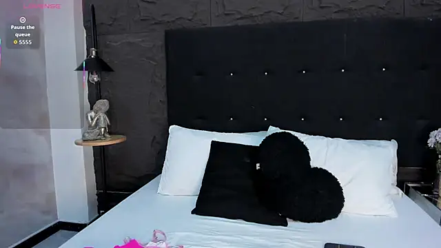 Snapshot of ChlooeScott chatting on 22, 10, 2025 ChlooeScott online show from 22, 10, 2025