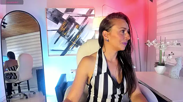 Snapshot of indigo_wild_ chatting on 17, 5, 2026 indigo wild online show from 17, 5, 2026