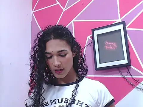 Tifany Adams online show from 13, 10, 2025