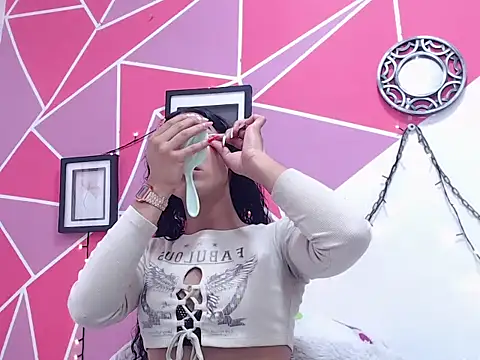 Tifany Adams online show from 25, 10, 2025