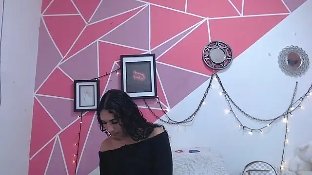 Tifany Adams online show from 18, 11, 2025