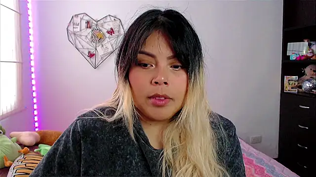 EllieMoonX online show from 1, 4, 2026