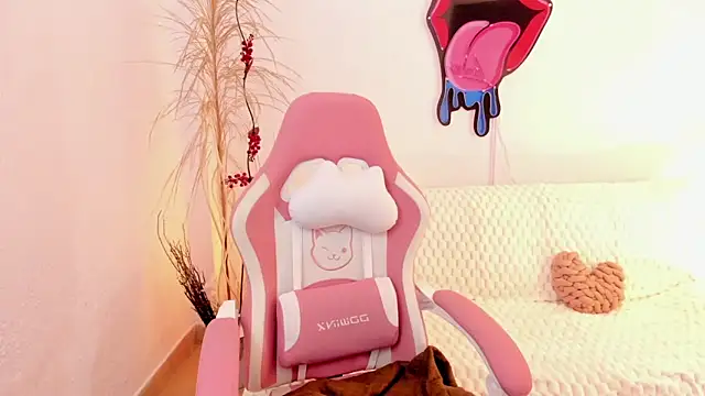 EmmaMyers1 online show from 24, 10, 2025