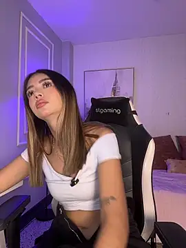 Snapshot of HoneyMollyX chatting on 10, 4, 2026 HoneyMollyX online show from 10, 4, 2026