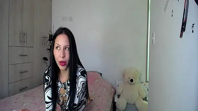 Snapshot of you_yuyuu chatting on 4, 6, 2026 you yuyuu online show from 4, 6, 2026
