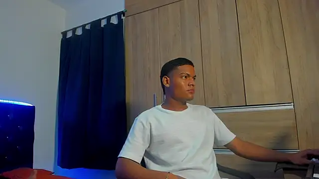 isaac master77 online show from 11, 11, 2025