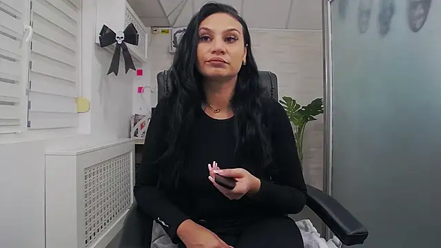 YaraXCox online show from 30, 10, 2025