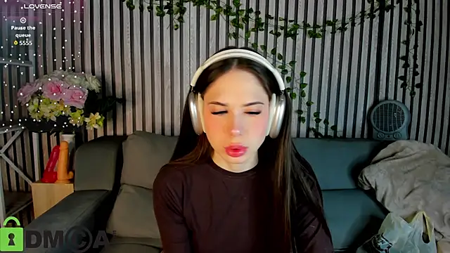 Lana Stones online show from 13, 11, 2025