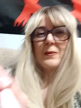 Amelialove42 online show from 6, 1, 2026