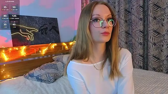 Snapshot of Edlin_gail chatting on 12, 11, 2025 Edlin gail online show from 12, 11, 2025