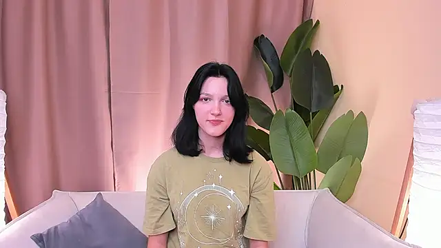 Snapshot of OletaReffner chatting on 18, 10, 2025 OletaReffner online show from 18, 10, 2025