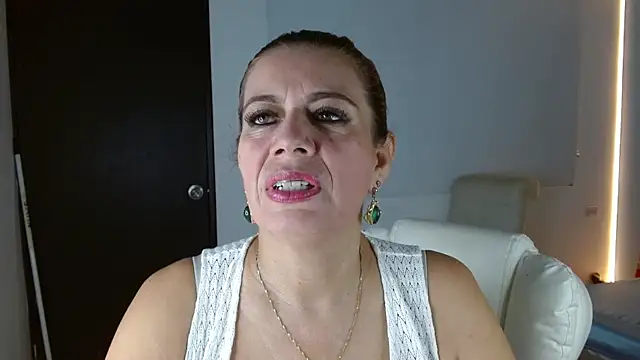 Snapshot of channelsmith_55 chatting on 17, 4, 2026 channelsmith 55 online show from 17, 4, 2026
