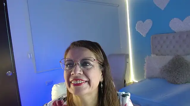 Snapshot of channelsmith_55 chatting on 23, 4, 2026 channelsmith 55 online show from 23, 4, 2026