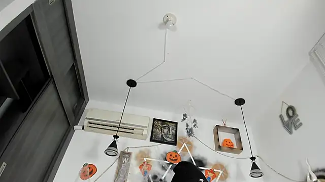 Snapshot of jhapsson_wong chatting on 28, 10, 2025 jhapsson wong online show from 28, 10, 2025