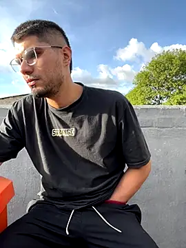 mirallesandbig online show from 10, 11, 2025