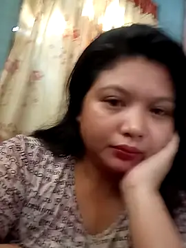 Snapshot of xHotMommaXx chatting on 12, 10, 2025 xHotMommaXx online show from 12, 10, 2025