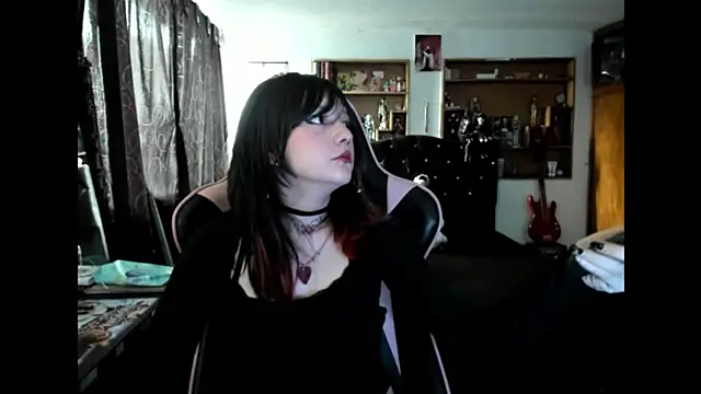 Maki Zein  online show from 3, 12, 2025