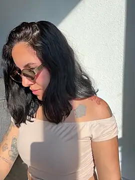 Lolathebaddie online show from 15, 10, 2025