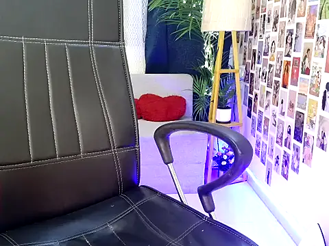 Snapshot of your_Tanu_02 chatting on 26, 10, 2025 your Tanu 02 online show from 26, 10, 2025