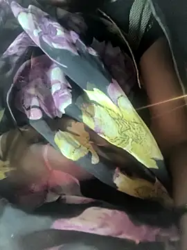 Snapshot of rasmi_powar chatting on 7, 11, 2025 rasmi powar online show from 7, 11, 2025