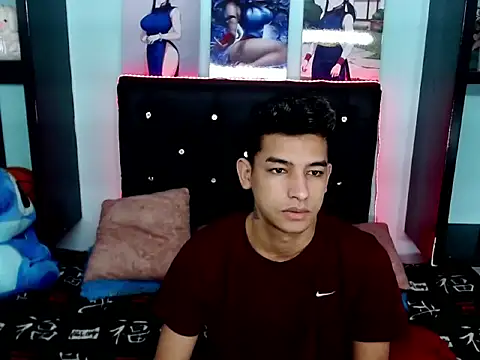 Snapshot of x_Aaron_x chatting on 10, 10, 2025 x Aaron x online show from 10, 10, 2025