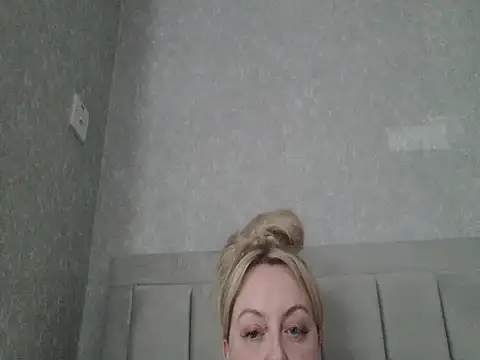 Snapshot of kikicupcake chatting on 11, 10, 2025 kikicupcake online show from 11, 10, 2025