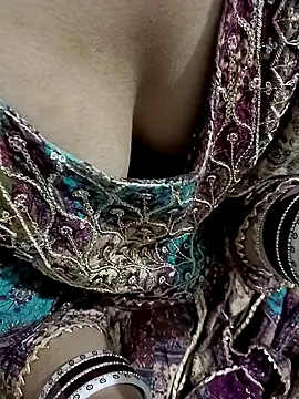 HOT-CPL-11 online show from 3, 11, 2025