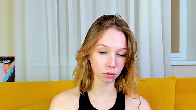 Snapshot of LilyVoise chatting on 11, 10, 2025 LilyVoise online show from 11, 10, 2025