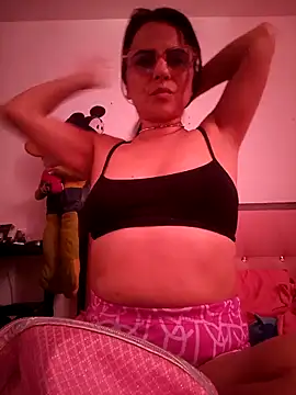 Snapshot of Soffy76 chatting on 18, 10, 2025 Soffy76 online show from 18, 10, 2025